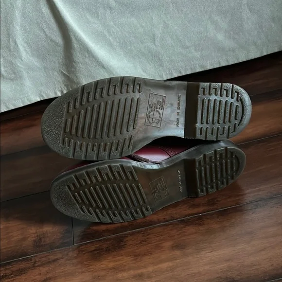 Dr. Martens Men's Burgundy Boots - Picture 4 of 11